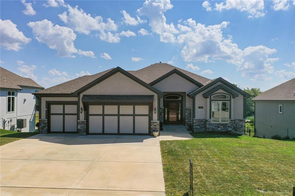 Photo 2 of Single family home for sale at 2605 Ne 92nd St, Kansas City, MO 64156 | MLS# 2639354 | Listing updated on 2026-09-05