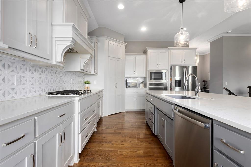 Photo 4 of Single family home for sale at 2605 Ne 92Nd St, Kansas City, MO 64156 | MLS# 2639354 | Listing updated on 2026-09-05