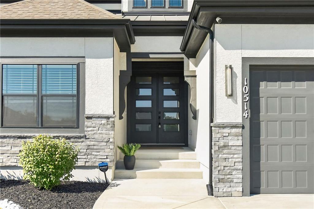 Photo 3 of Single family home for sale at 10514 N Hawthorne Ave, Kansas City, MO 64157 | MLS# 2639423 | Listing updated on 2026-09-05