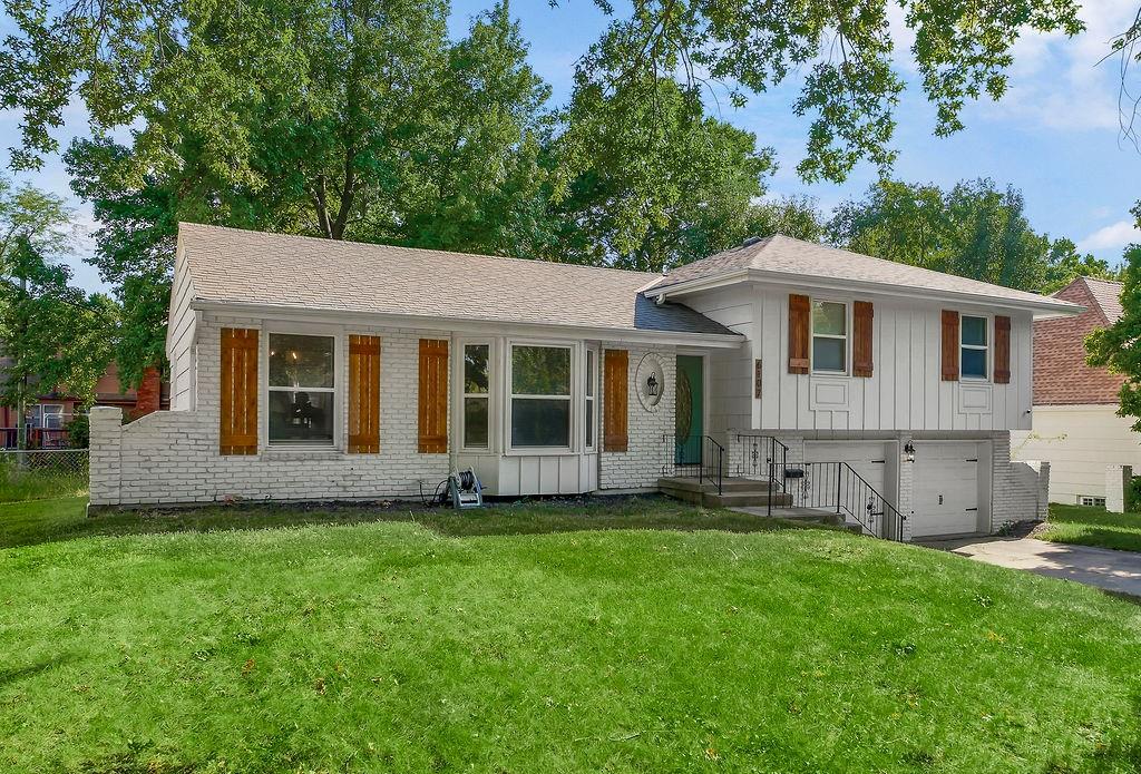 Photo 1 of Single family home for sale at 6107 E 107th St, Kansas City, MO 64134 | MLS# 2639577 | Listing updated on 2026-09-03