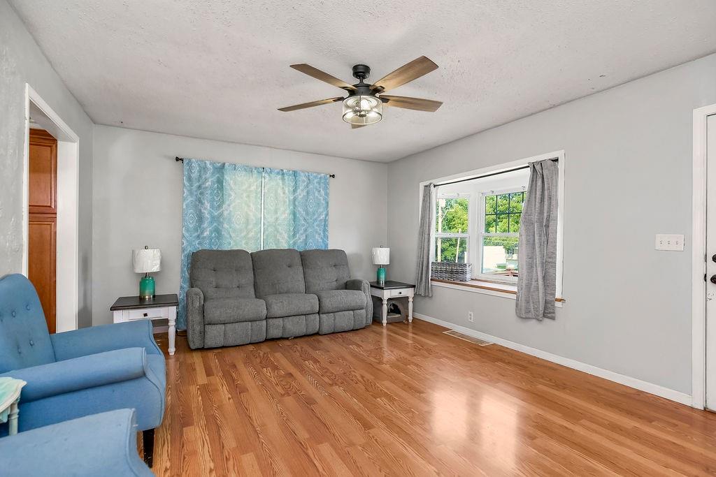 Photo 5 of Single family home for sale at 3111 Ne 39Th St, Kansas City, MO 64117 | MLS# 2639590 | Listing updated on 2026-09-05