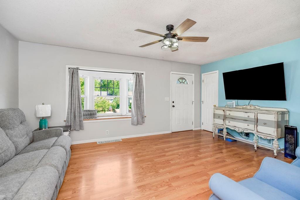 Photo 4 of Single family home for sale at 3111 Ne 39Th St, Kansas City, MO 64117 | MLS# 2639590 | Listing updated on 2026-09-05
