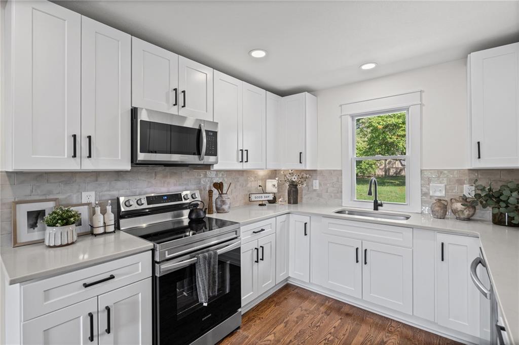 Photo 3 of Single family home for sale at 6333 Blue Ridge Cut Off, Kansas City, MO 64133 | MLS# 2639722 | Listing updated on 2026-09-05