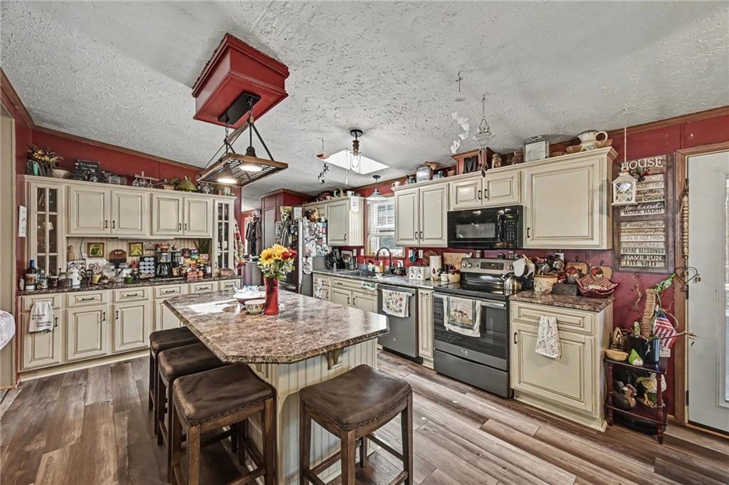 Photo 4 of Single family home for sale at 414 NE County Line Rd, Saint Joseph, MO 64505 | MLS# 2639724 | Listing updated on 2026-09-03