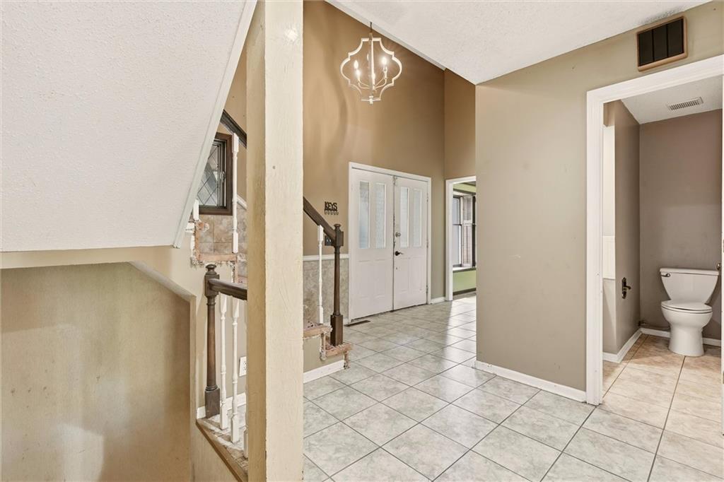 Photo 5 of Single family home for sale at 3706 W Colony Sq, Saint Joseph, MO 64506 | MLS# 2639736 | Listing updated on 2026-09-04