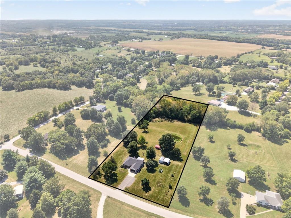 Photo 3 of Single family home for sale at 14318 Kimberly Dr, Excelsior Springs, MO 64024 | MLS# 2639764 | Listing updated on 2026-09-03