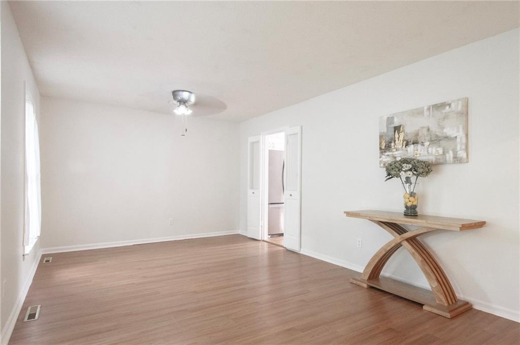 5th image of 9912 Oakridge Dr, Overland Park, KS 66212 | MLS# 2639853