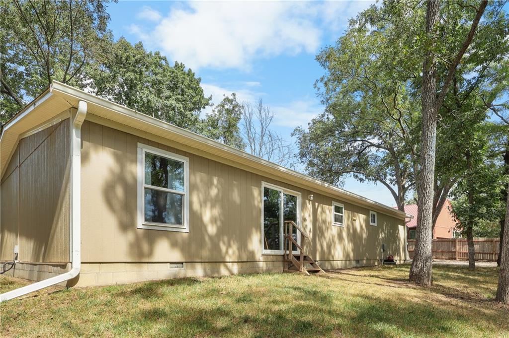 26th image of 18 S Lakeside Cir, La Cygne, KS 66040 | MLS# 2639934