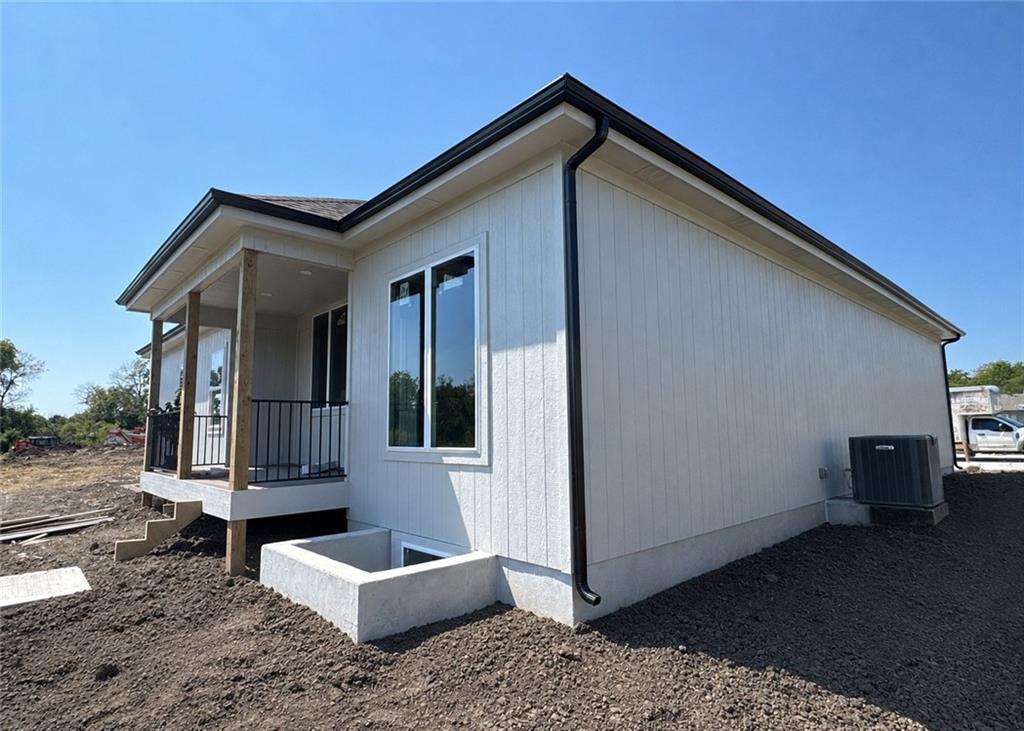 2nd image of 409 Ash St, Wellsville, KS 66092 | MLS# 2639940