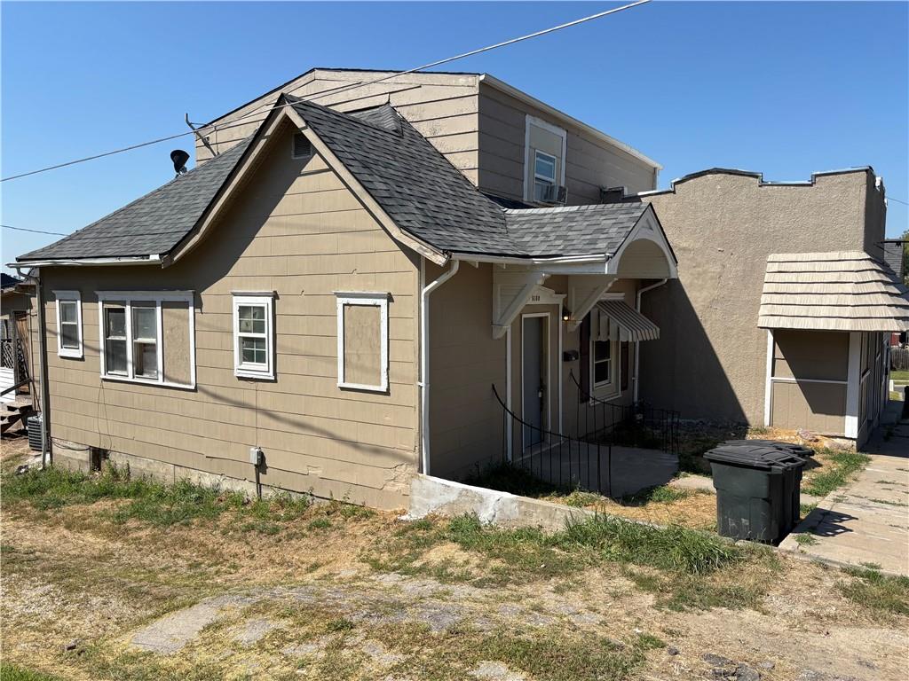 Photo 3 of Single family home for sale at 5106 Barbara St, Saint Joseph, MO 64504 | MLS# 2639950 | Listing updated on 2026-09-02