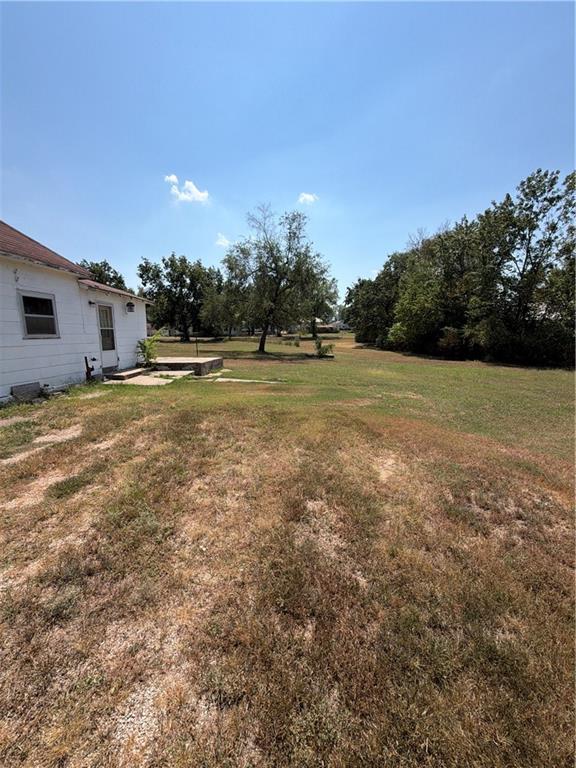 3rd image of 211 Charles St, Humboldt, KS 66748 | MLS# 2639951