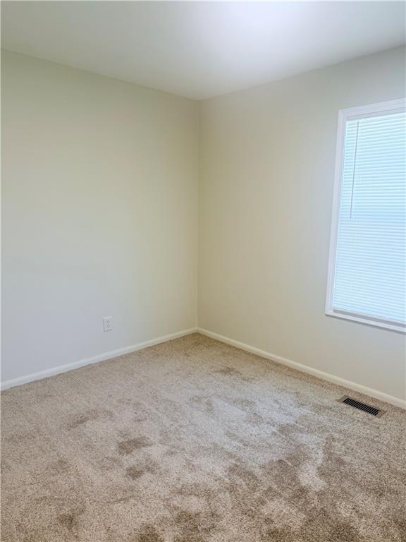 Photo 5 of Single family home for sale at 3303 Sioux Ln, Saint Joseph, MO 64503 | MLS# 2640019 | Listing updated on 2026-09-02
