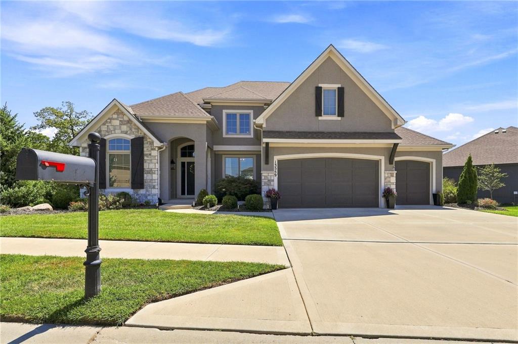 Photo 1 of Single family home for sale at 13559 Ter Park Dr, Kansas City, MO 64152 | MLS# 2640065 | Listing updated on 2026-09-05