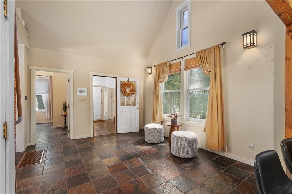 Photo 5 of Single family home for sale at 2920 Belleview Ave, Kansas City, MO 64108 | MLS# 2640117 | Listing updated on 2026-09-05