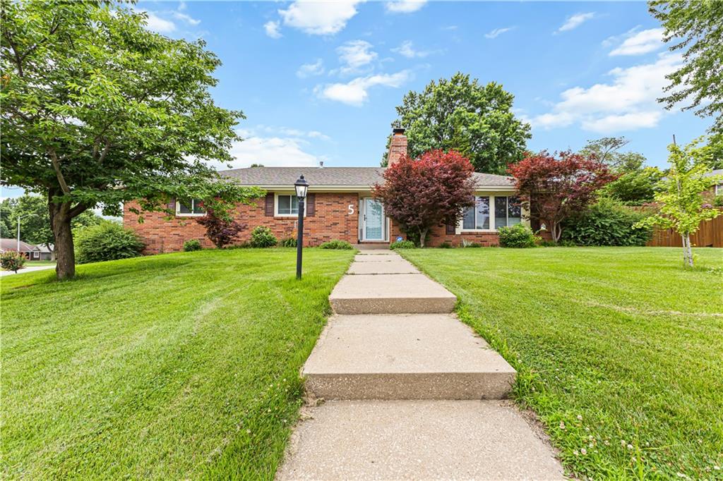 Photo 1 of Single family home for sale at 5 S Carriage Dr, Saint Joseph, MO 64506 | MLS# 2640349 | Listing updated on 2026-09-05