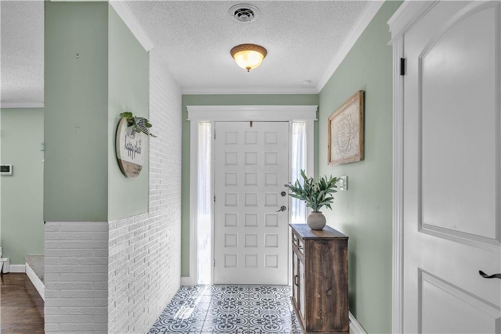 Photo 2 of Single family home for sale at 5 S Carriage Dr, Saint Joseph, MO 64506 | MLS# 2640349 | Listing updated on 2026-09-05