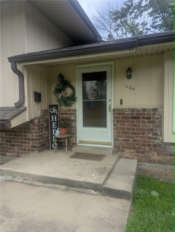 Photo 4 of Sale Pending at 1104 W Forrest Ln, Excelsior Springs, MO 64024 | MLS# 2640363 | Listing updated on 2026-09-05