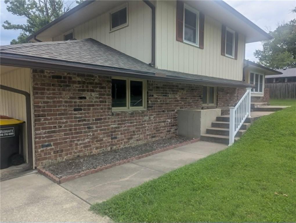 Photo 3 of Sale Pending at 1104 W Forrest Ln, Excelsior Springs, MO 64024 | MLS# 2640363 | Listing updated on 2026-09-05