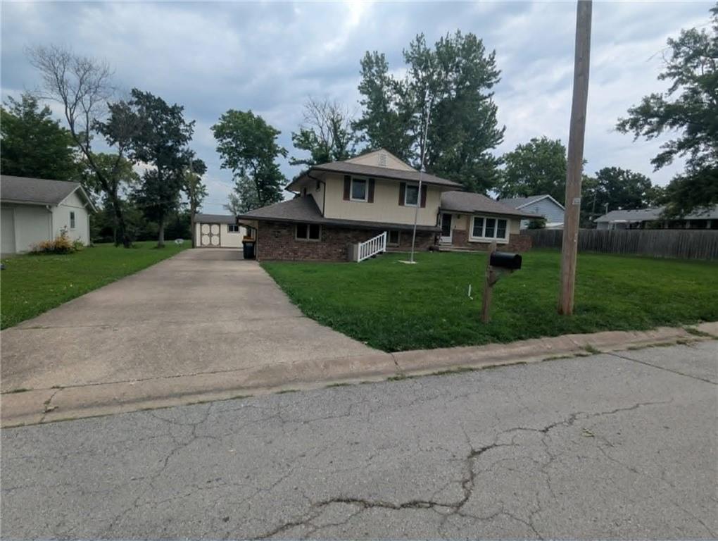 Photo 5 of Sale Pending at 1104 W Forrest Ln, Excelsior Springs, MO 64024 | MLS# 2640363 | Listing updated on 2026-09-05