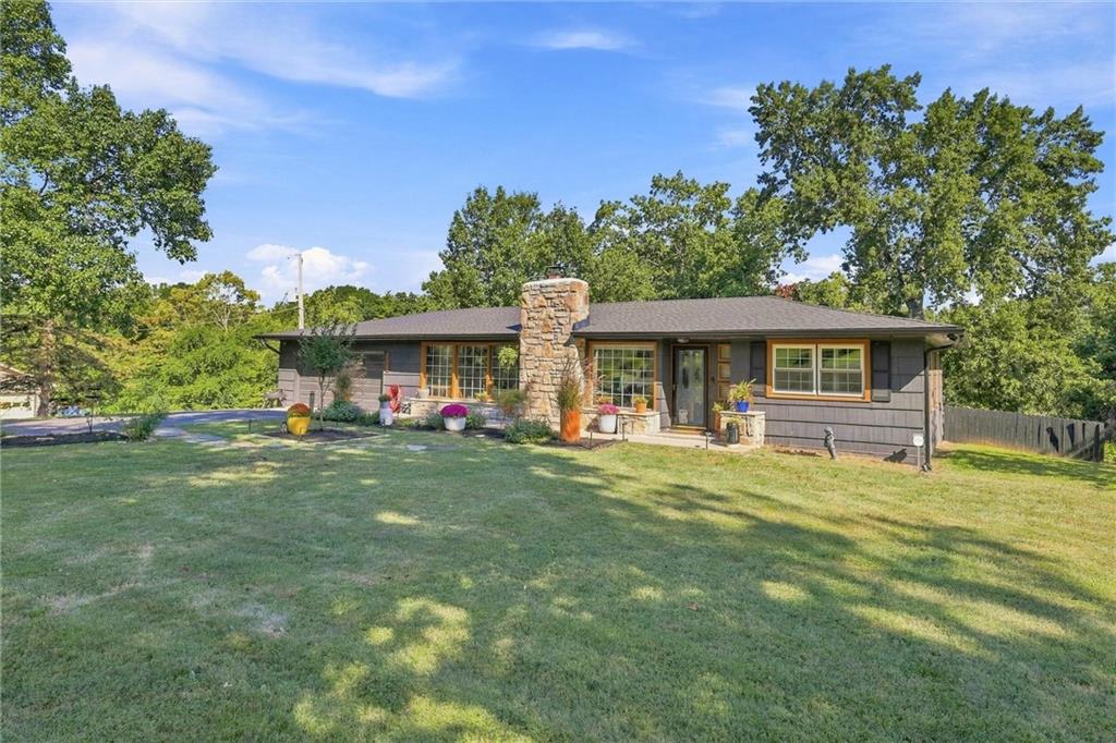 Photo 2 of Single family home for sale at 6004 Nw Crystal Pool Dr, Kansas City, MO 64151 | MLS# 2640452 | Listing updated on 2026-09-05