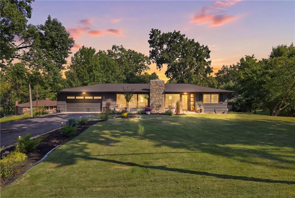 Photo 1 of Single family home for sale at 6004 Nw Crystal Pool Dr, Kansas City, MO 64151 | MLS# 2640452 | Listing updated on 2026-09-05