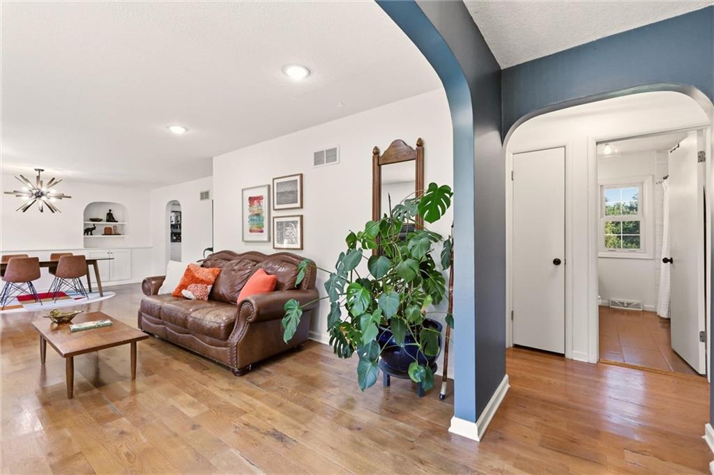 Photo 4 of Single family home for sale at 6004 NW Crystal Pool Dr, Kansas City, MO 64151 | MLS# 2640452 | Listing updated on 2026-09-05