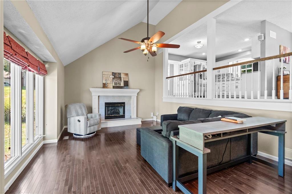 Photo 5 of Sale Pending at 4511 NW Apache Dr, Riverside, MO 64150 | MLS# 2640559 | Listing updated on 2026-09-06