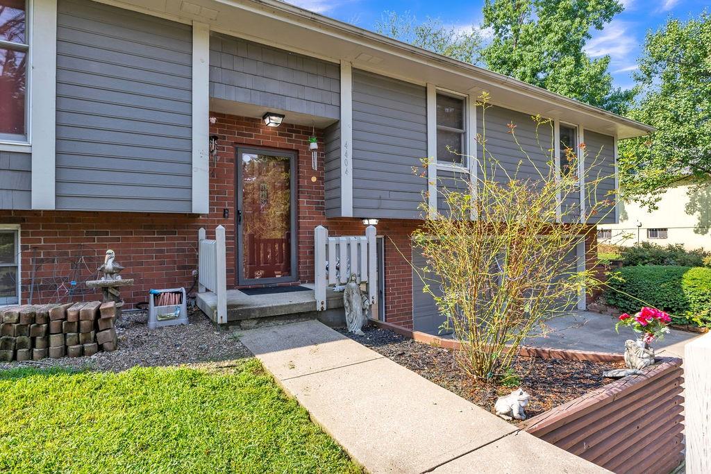 Photo 3 of Single family home for sale at 4404 Rainbow Ct, Saint Joseph, MO 64506 | MLS# 2640777 | Listing updated on 2026-09-06