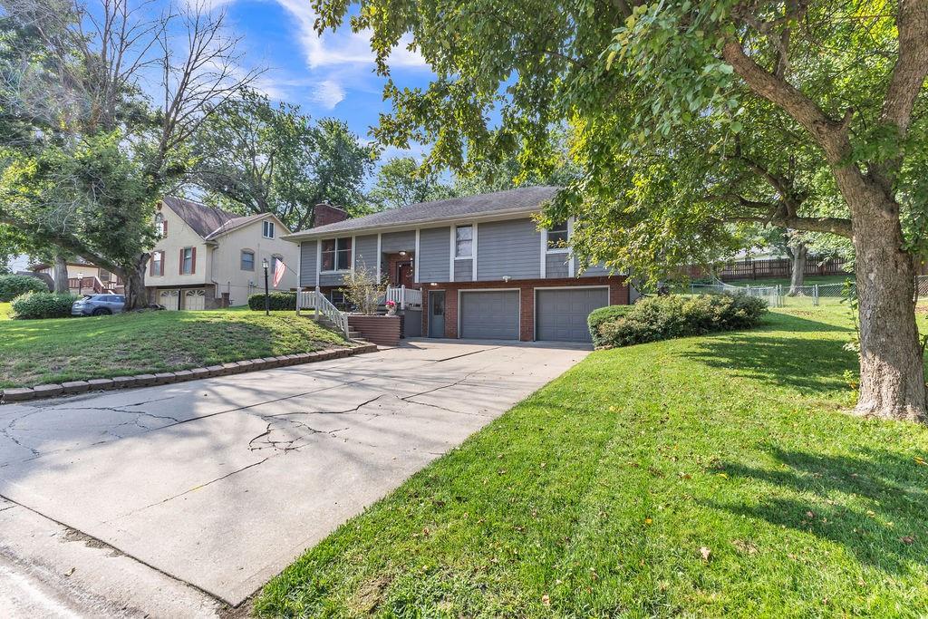 Photo 4 of Single family home for sale at 4404 Rainbow Ct, Saint Joseph, MO 64506 | MLS# 2640777 | Listing updated on 2026-09-06