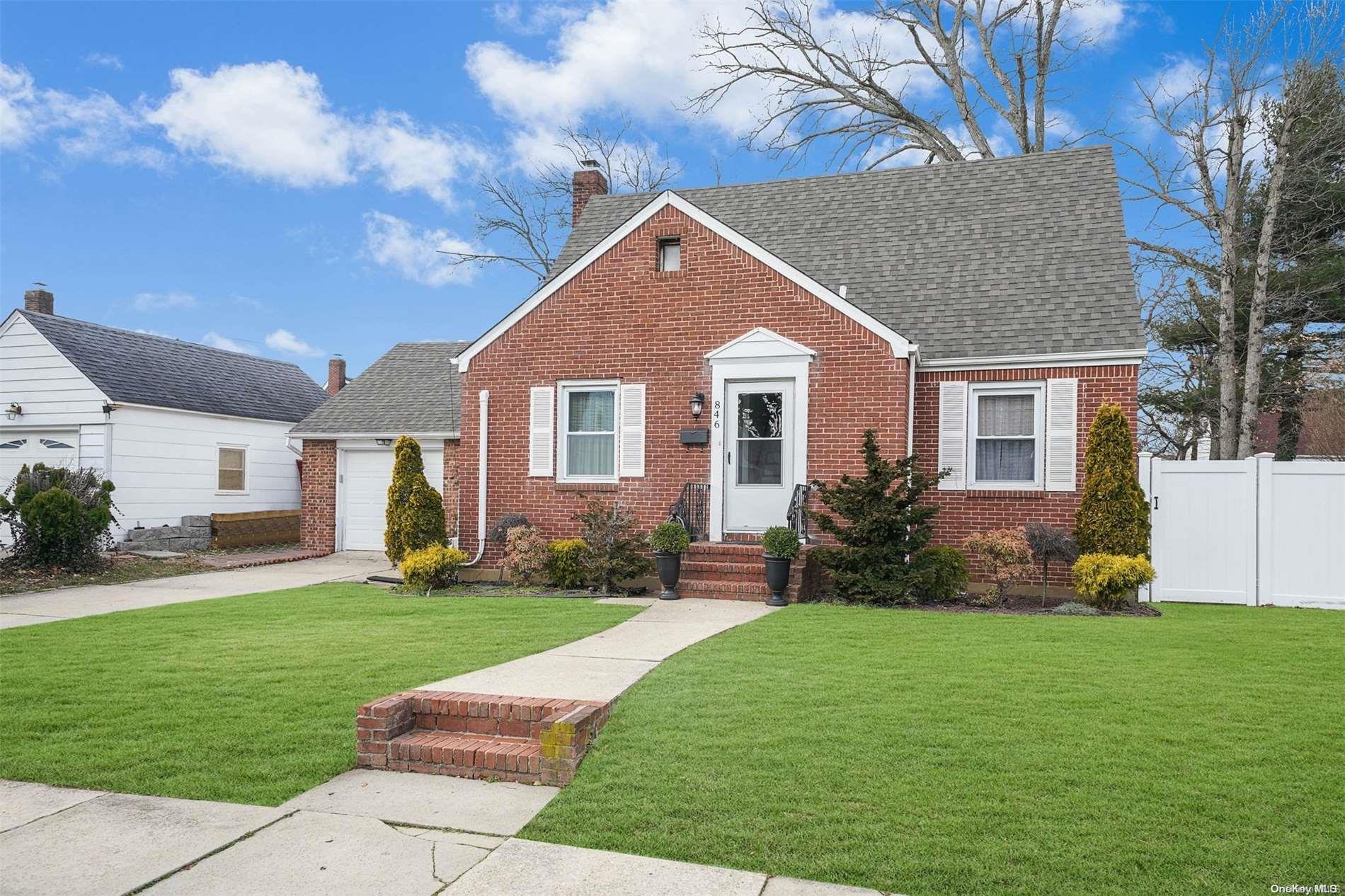 Homes for sale in West Hempstead, NY | 846 Harrison St, West Hempstead, NY 11552 | MLS# L3462889