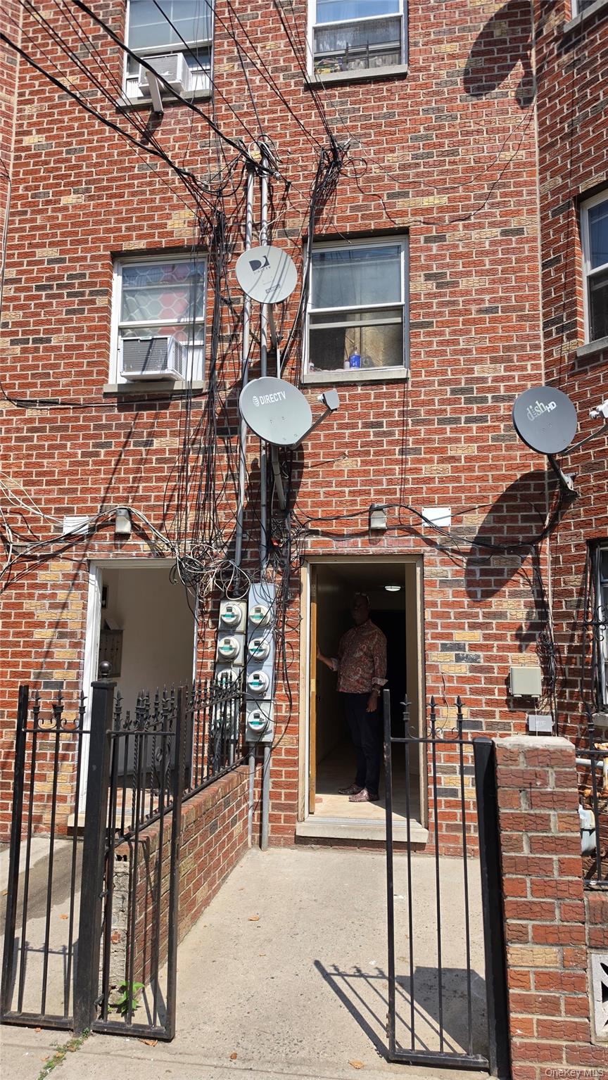 1st image of 1388 Bristow St, New York, NY 10459 | MLS# H5126379