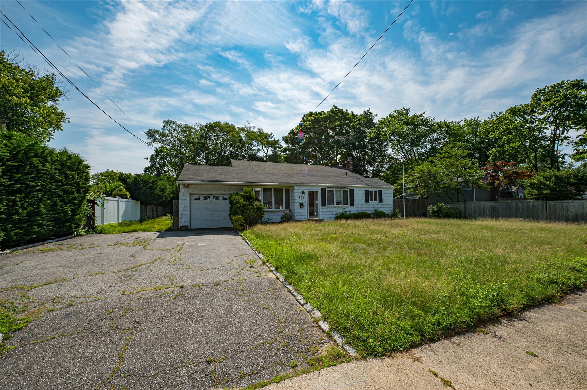 Homes for sale in Islip, NY | 939 Thompson Dr, Islip, NY 11706 | MLS# 811772