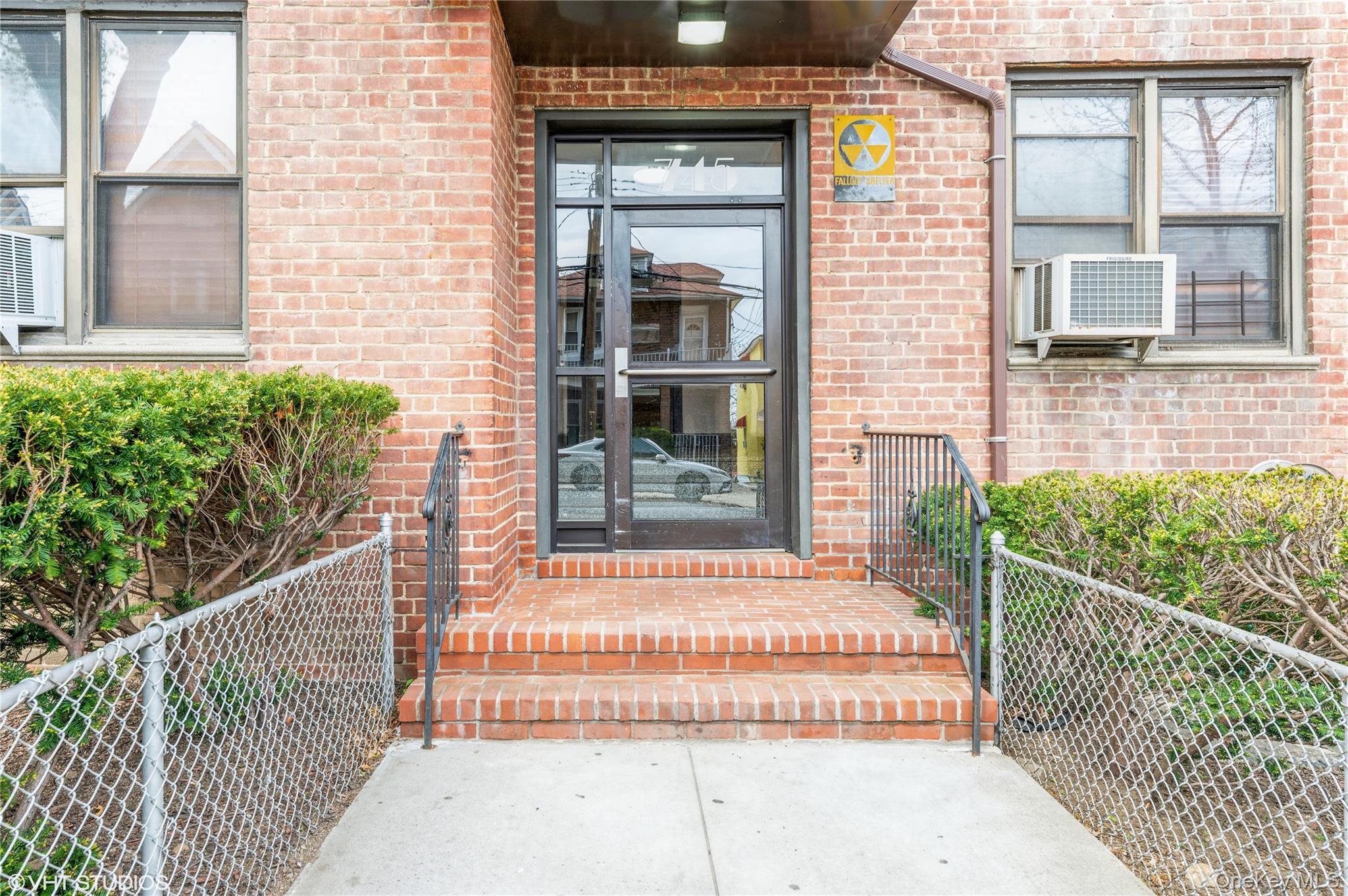 Homes for sale in New York, NY | 745 E 231 St #4A, New York, NY 10466 | MLS# 844962