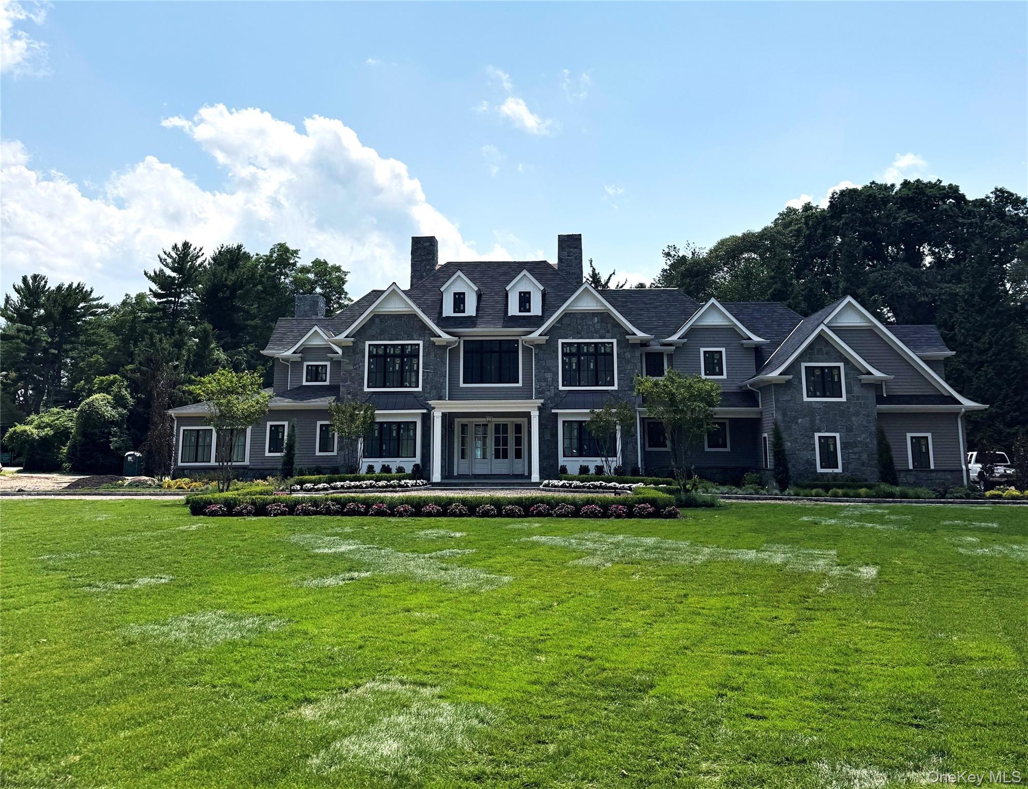 2nd image of 2 E Gate Rd, Huntington, NY 11743 | MLS# 850219