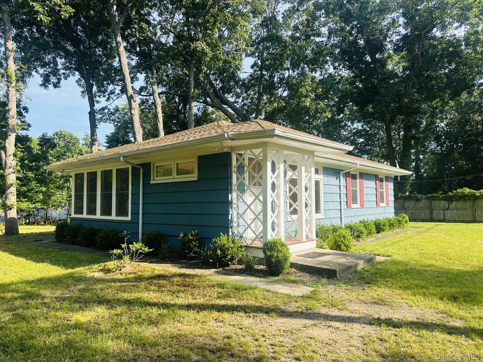 13th image of 257 Union Ave, Brookhaven, NY 11772 | MLS# 852103
