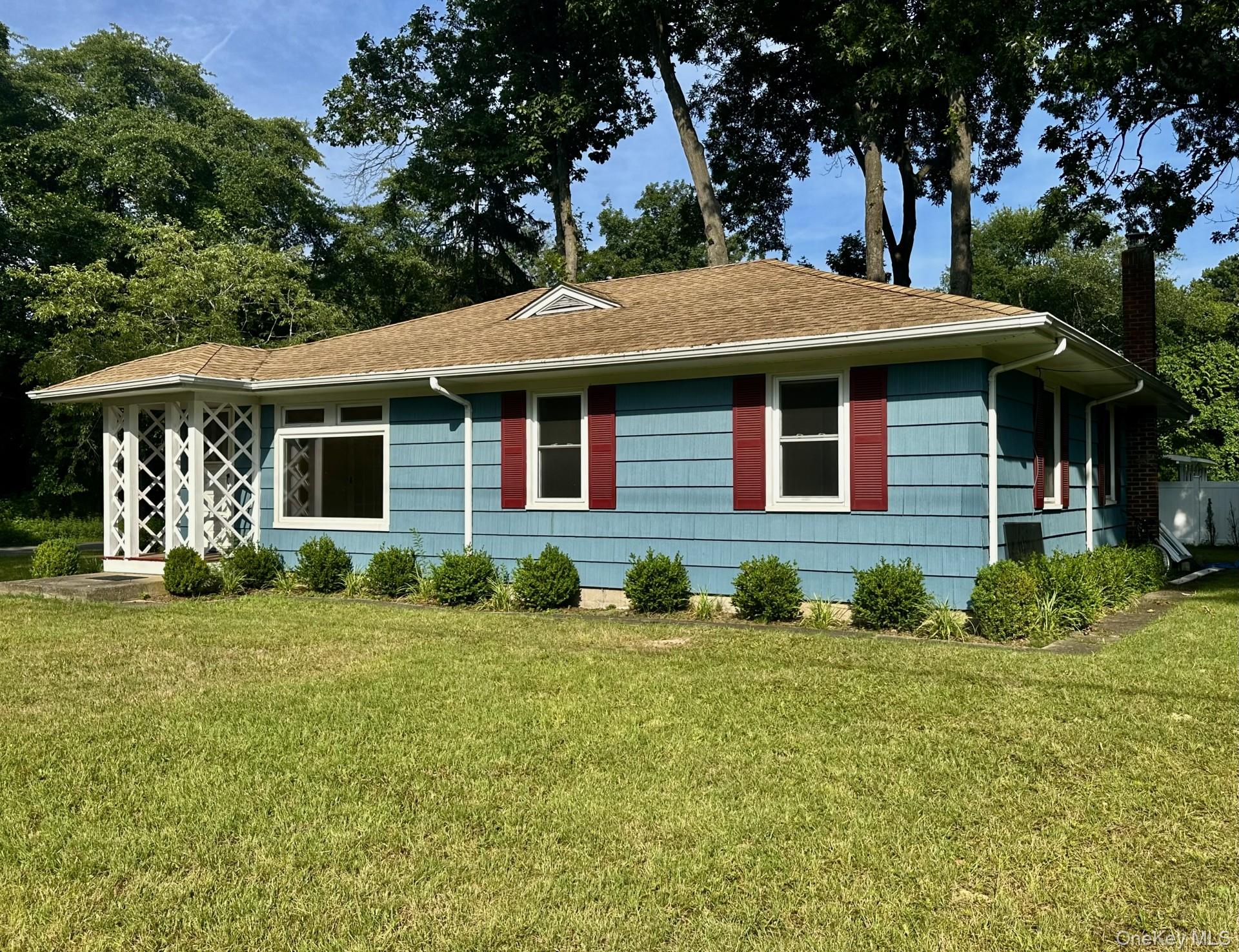 2nd image of 257 Union Ave, Brookhaven, NY 11772 | MLS# 852103