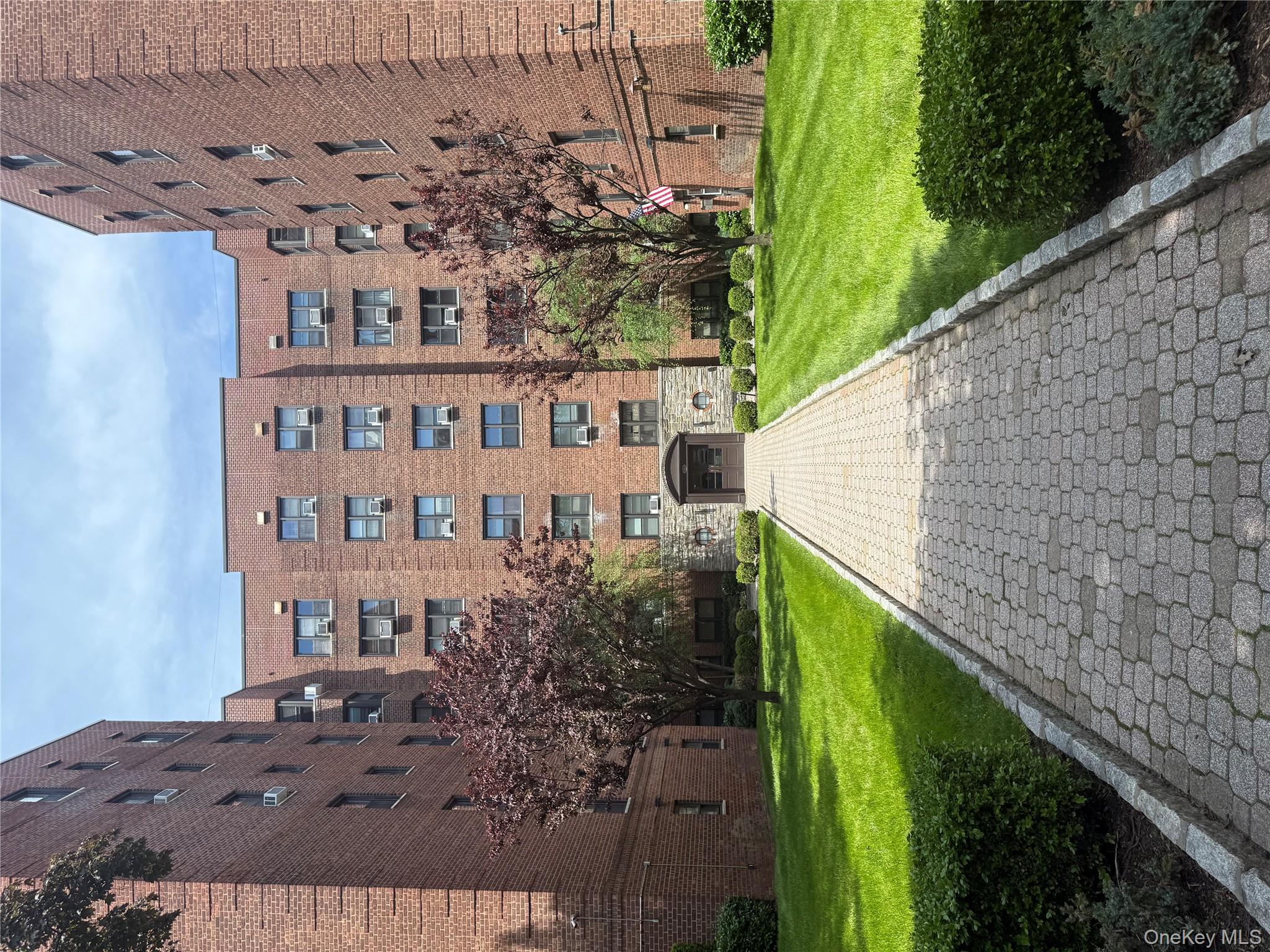 Homes for sale in Mount Vernon, NY | 505 E Lincoln Ave #302, Mount Vernon, NY 10552 | MLS# 862689