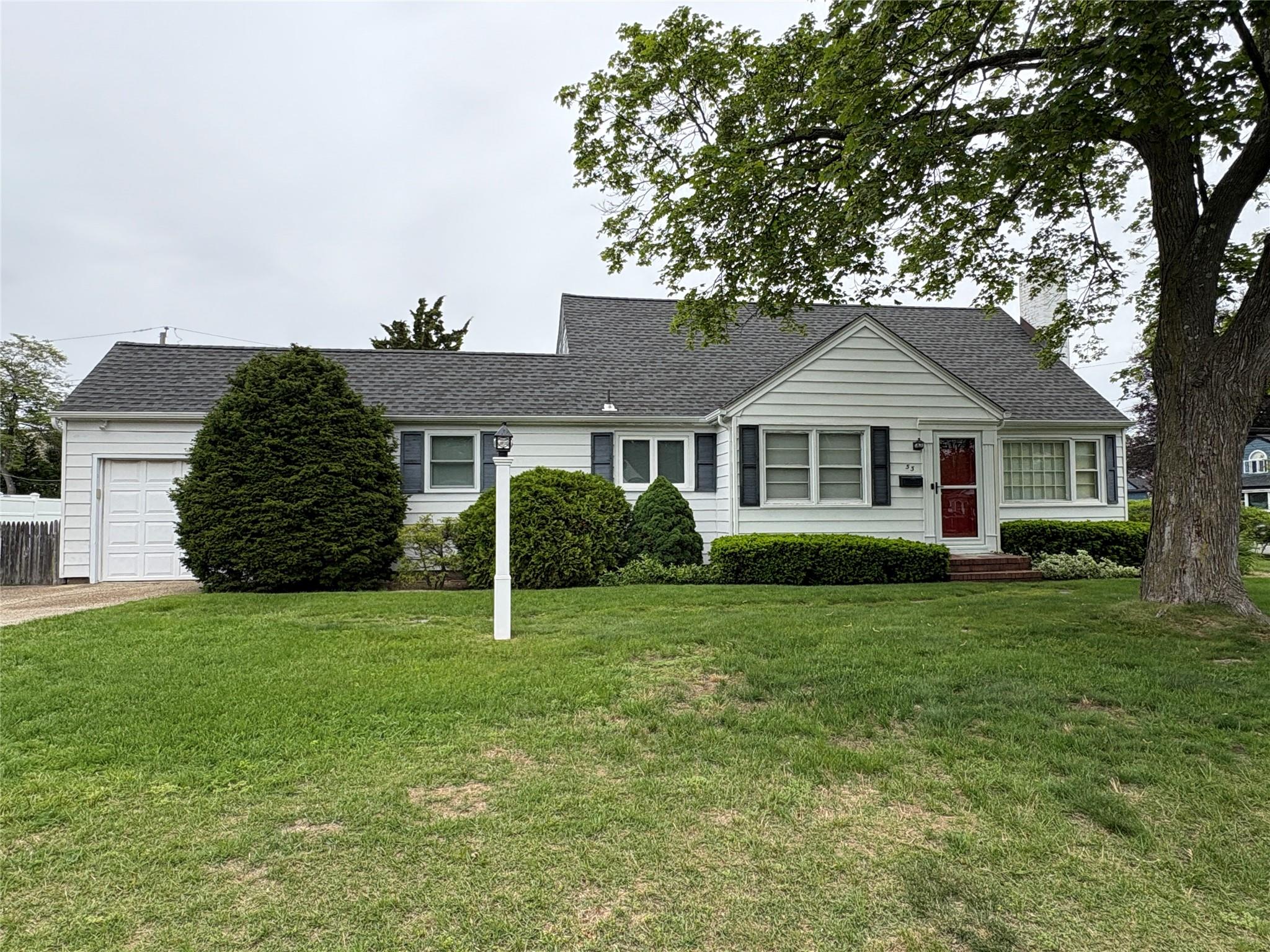 Homes for sale in North Babylon, NY | 53 Canterbury Ln, North Babylon, NY 11703 | MLS# 867883