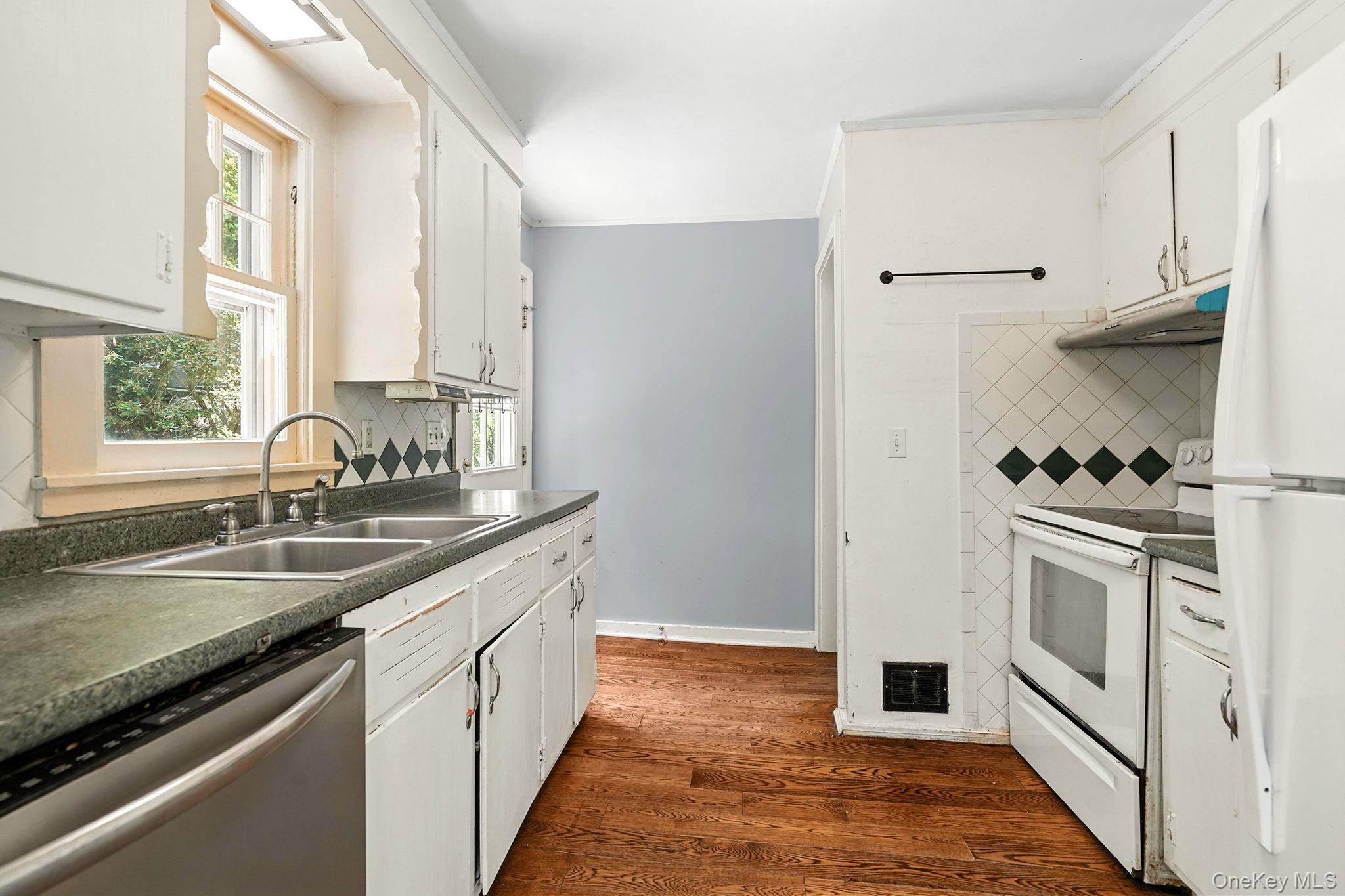 Homes for sale in Somers, NY | 16 Overlook Way, Somers, NY 10578 | MLS# 883461