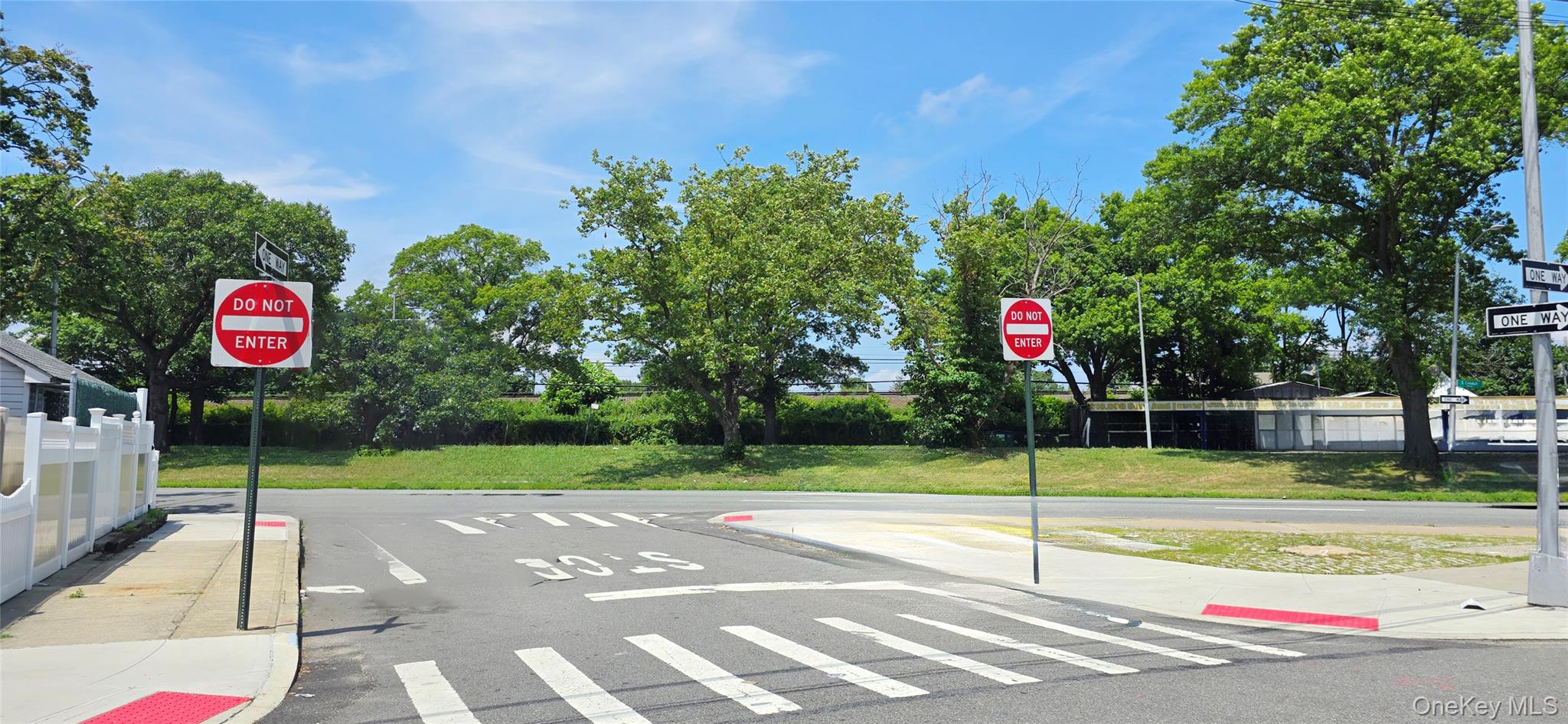 Homes for sale in New York, NY | 13834 247Th St, New York, NY 11422 | MLS# 887494