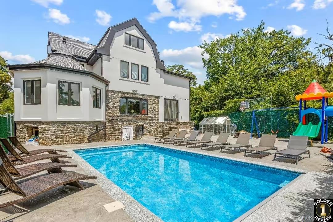 Homes for sale in New York, NY | 115 18 Mayfair Rd, New York, NY 11418 | MLS# 892021