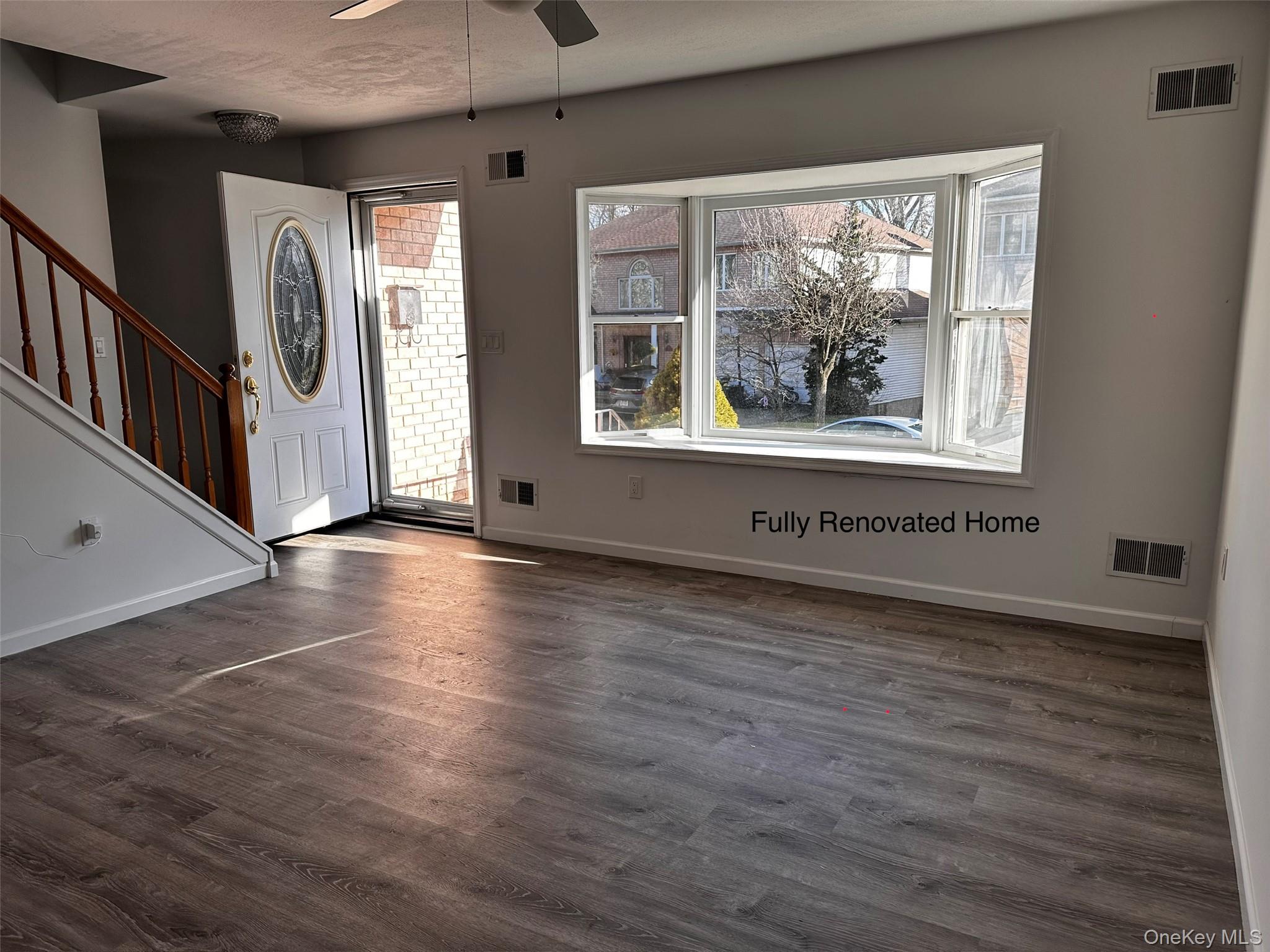 Homes for sale in New York, NY | 26 Fairway Ln, New York, NY 10301 | MLS# 892243