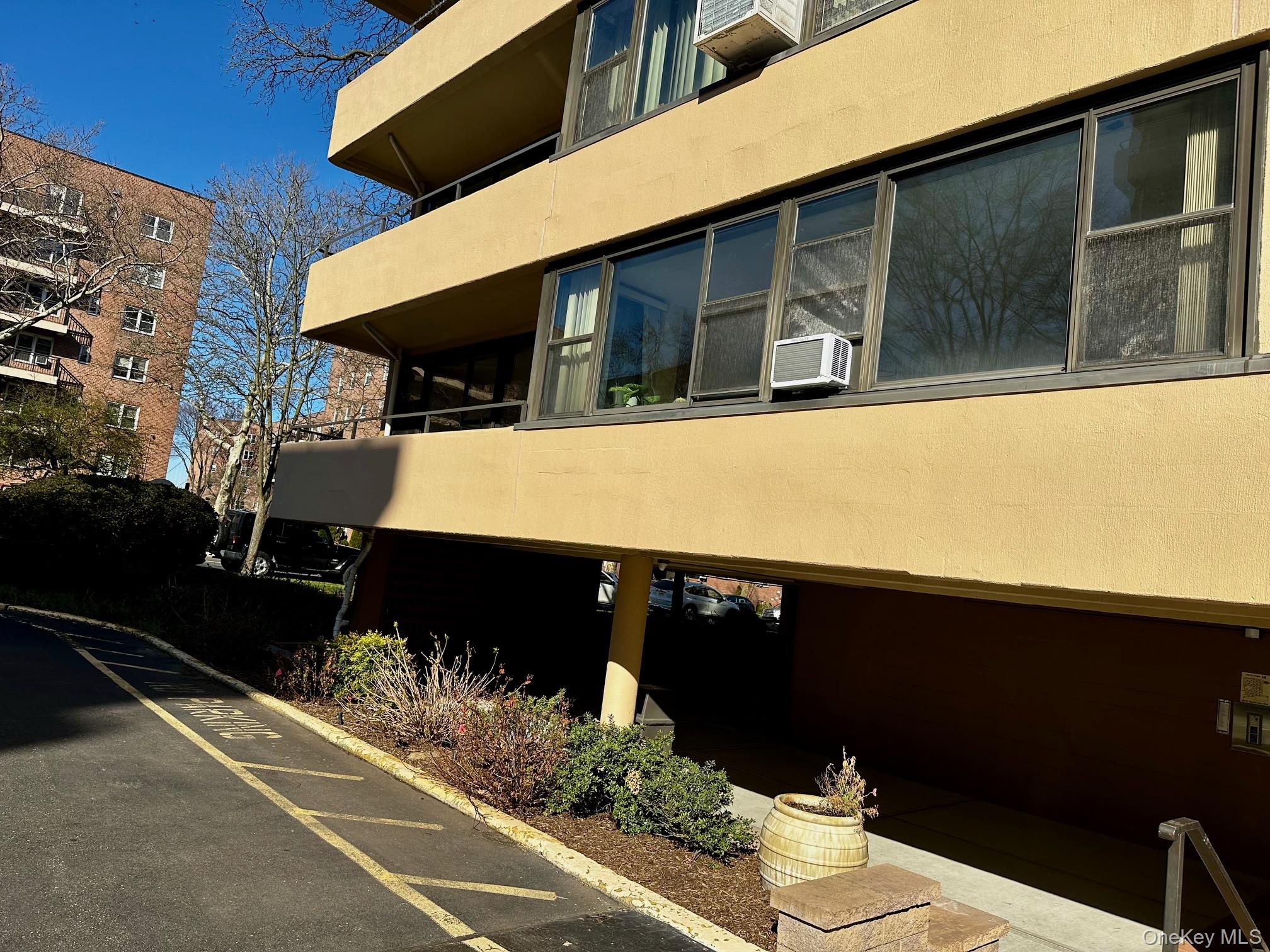 3rd image of 162-30 Powells Cove Blvd #2D, Whitestone, NY 11357 | MLS# 893754