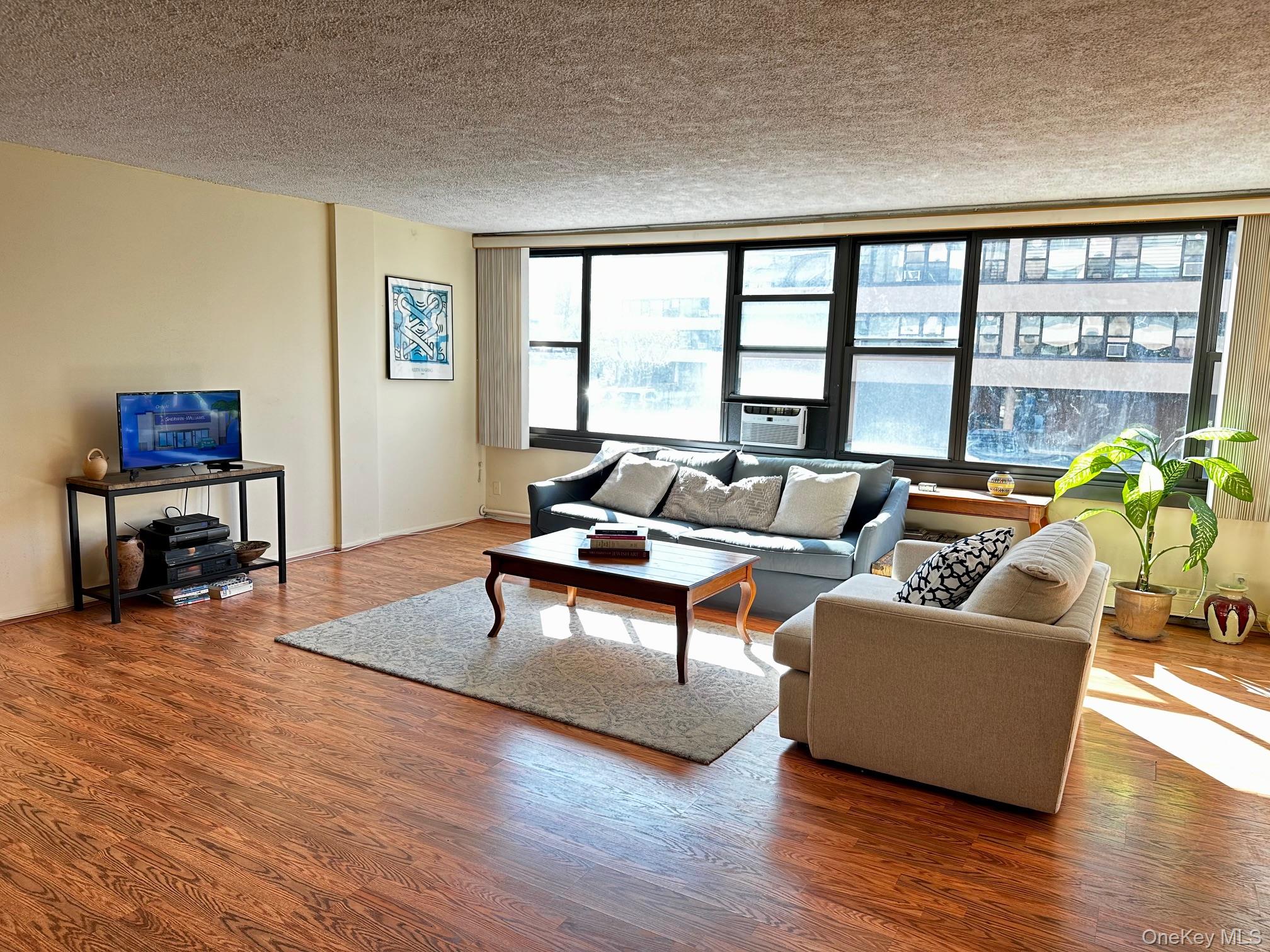 2nd image of 162 30 Powells Cove Blvd #2D, Whitestone, NY 11357 | MLS# 893754
