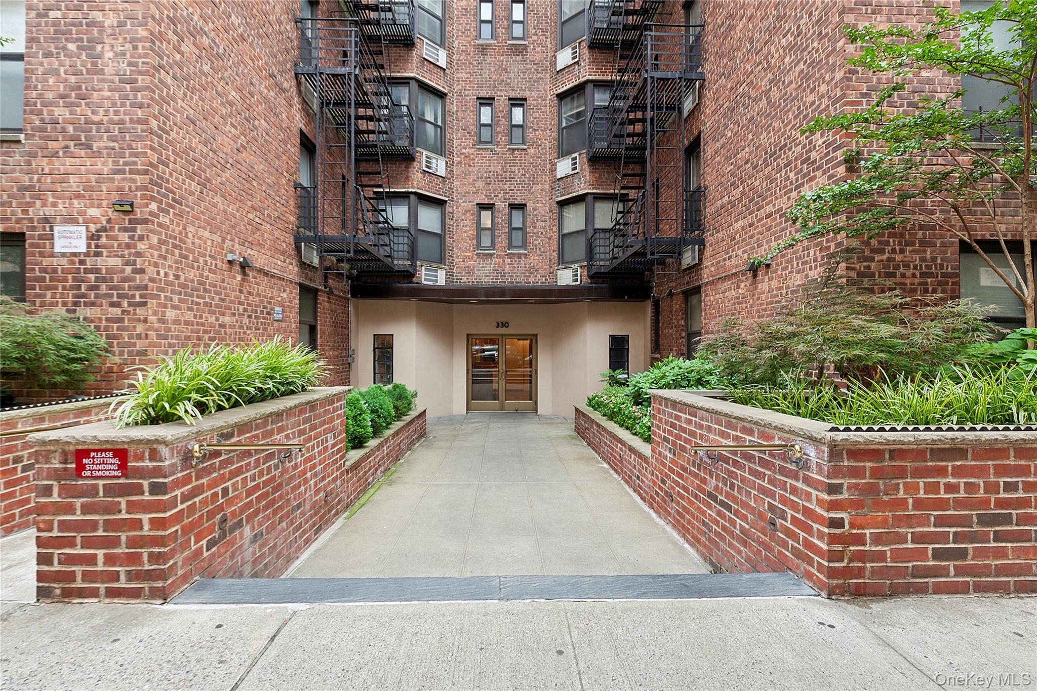 2nd image of 330 E 70Th St, New York, NY 10021