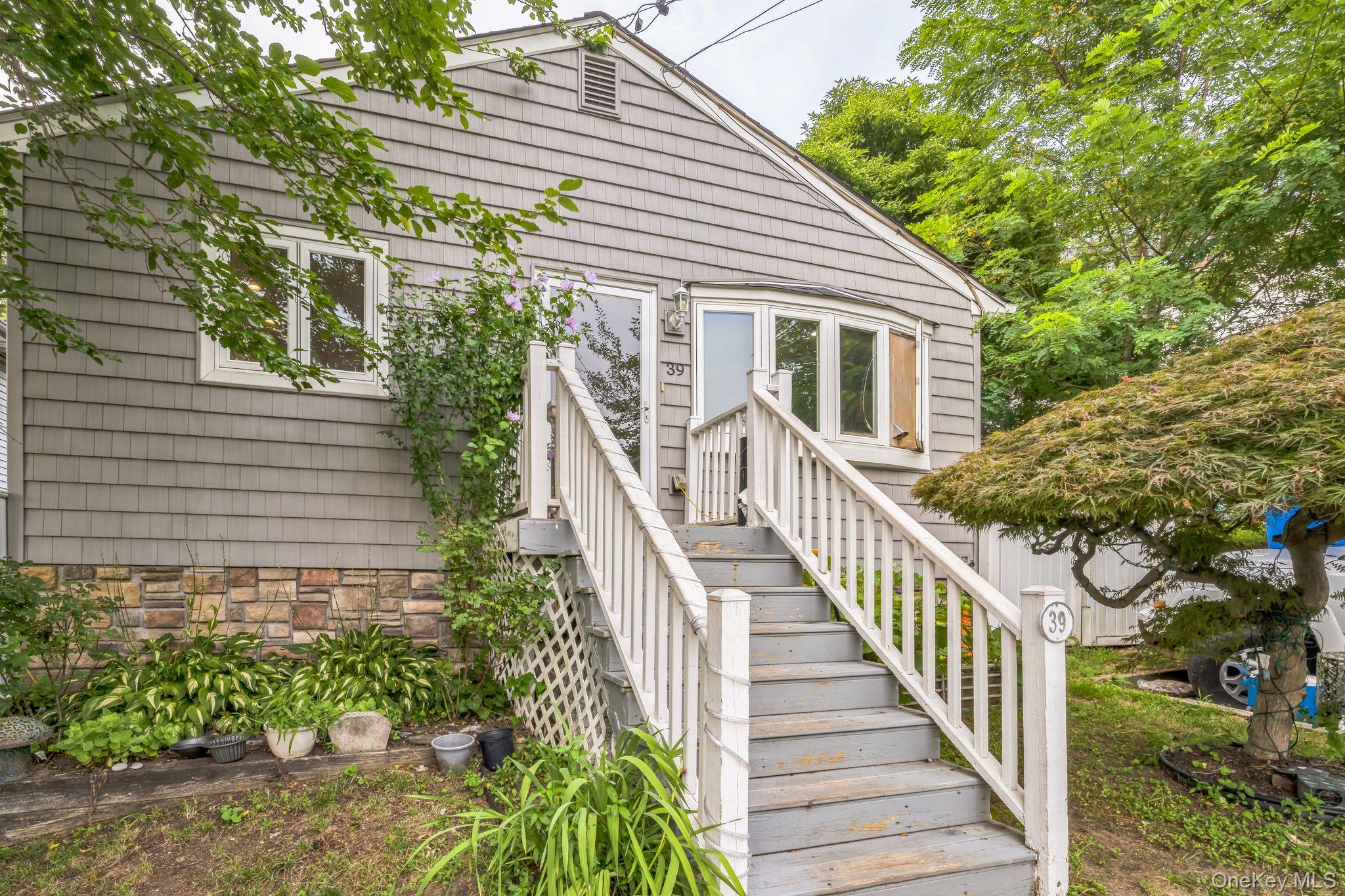 1st image of 39 Willow Rd, Brookhaven, NY 11778 | MLS# 896888