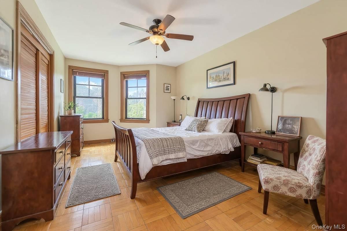 2nd image of 15 Fort Washington Ave, New York, NY 10032
