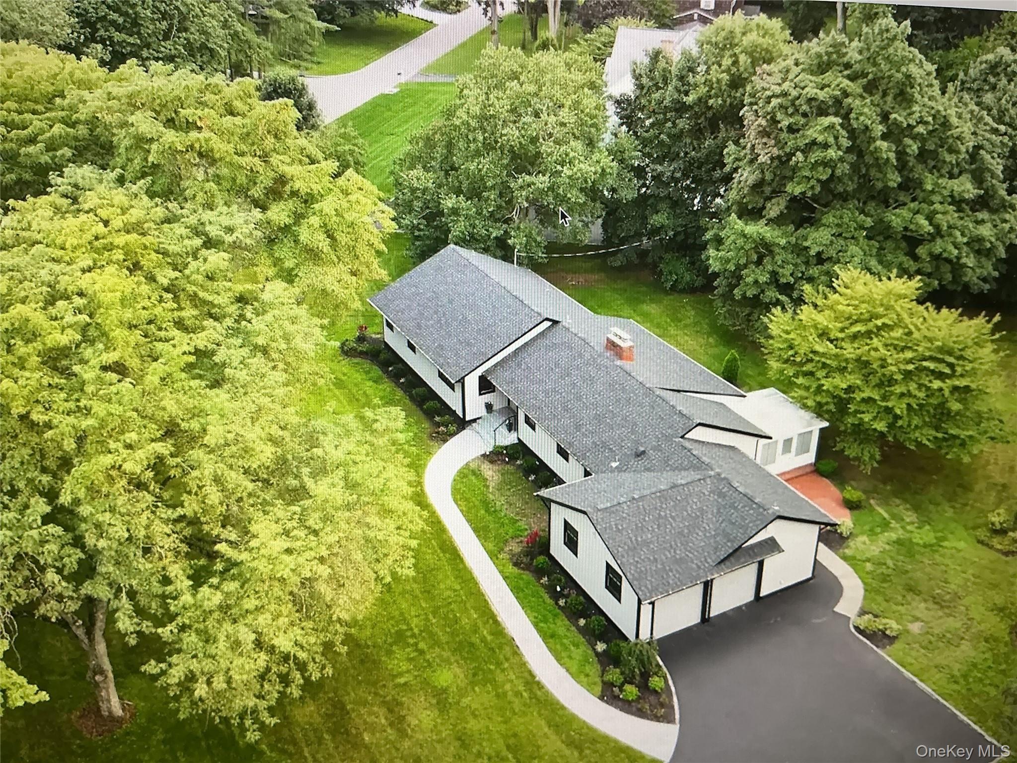 4th image of 19 Michaels Ln, Oyster Bay, NY 11545 | MLS# 906140