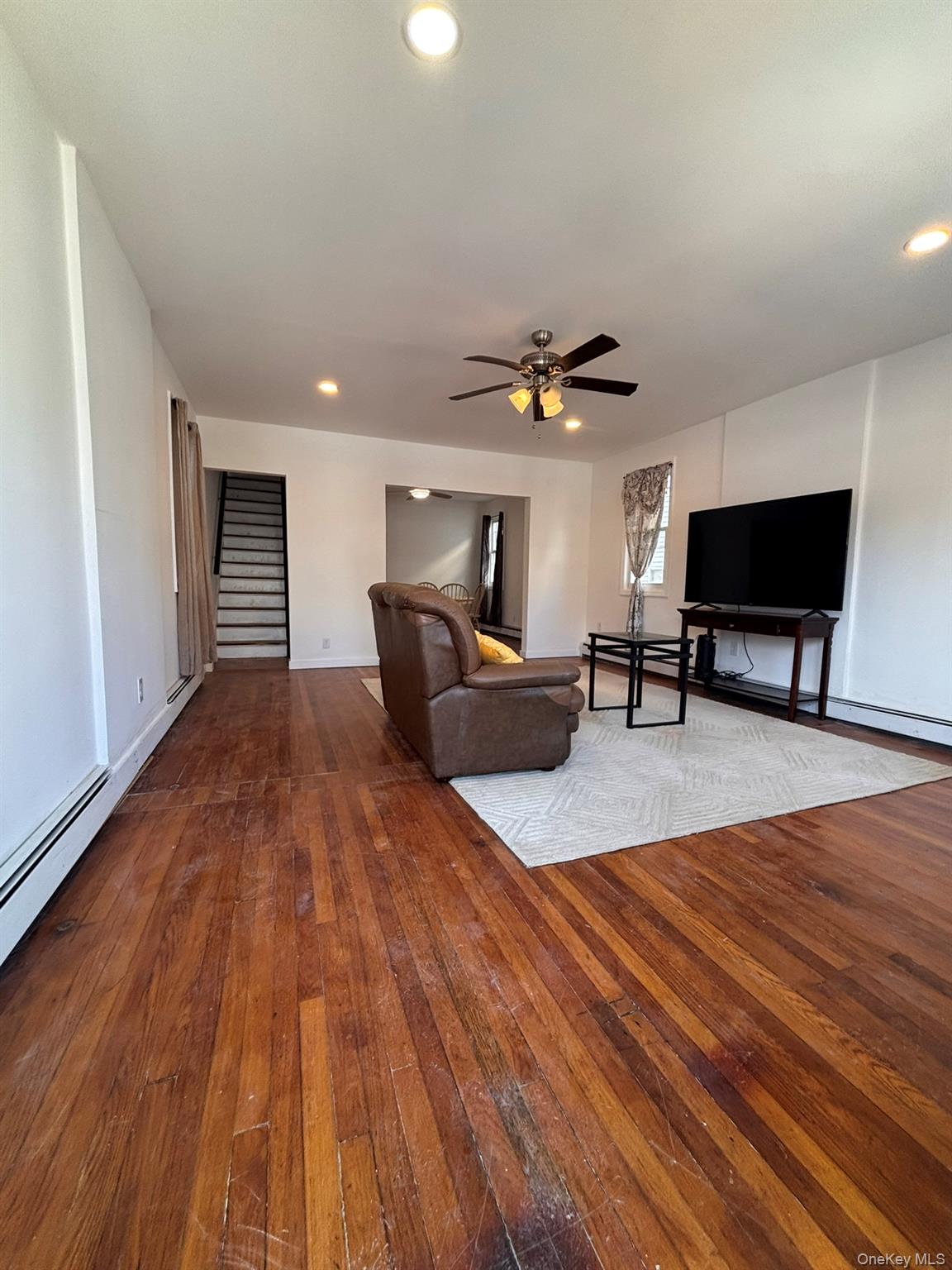 Homes for sale in New York, NY | 94 Lockman Ave, New York, NY 10303 | MLS# 909158