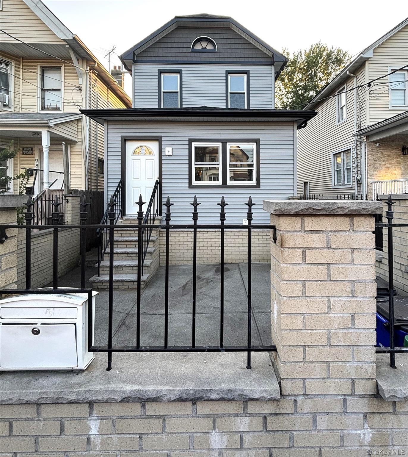 Homes for sale in New York, NY | 94 Lockman Ave, New York, NY 10303 | MLS# 909158